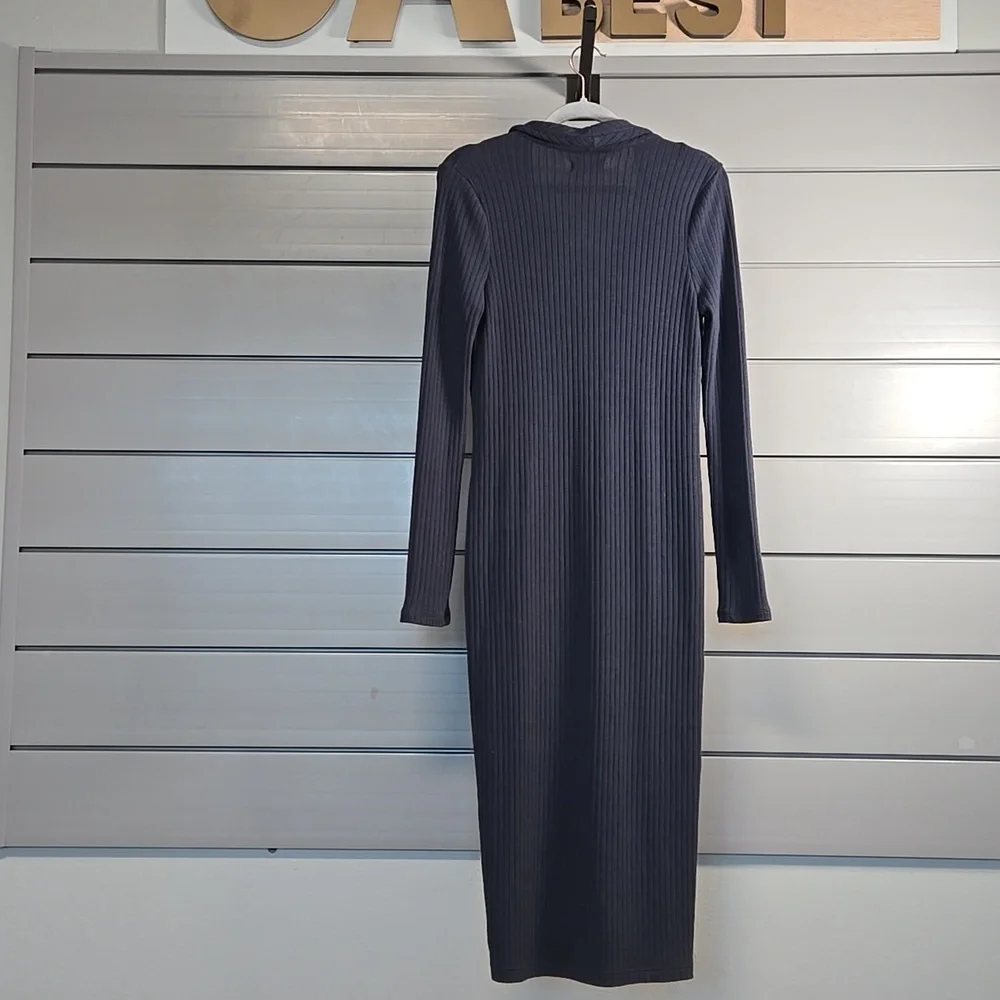 Madewell Button-Front Midi Shirtdress - Picture 4 of 9